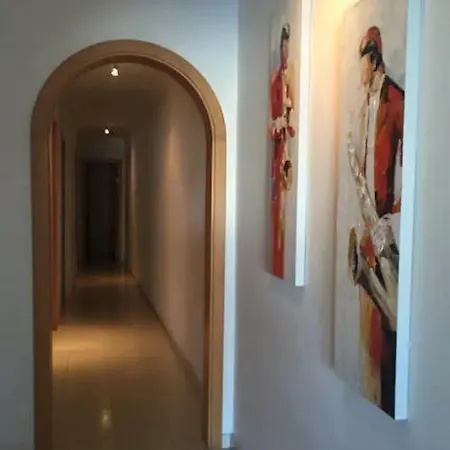 ★ Sea View ★ Three Bedroom In The Centre *