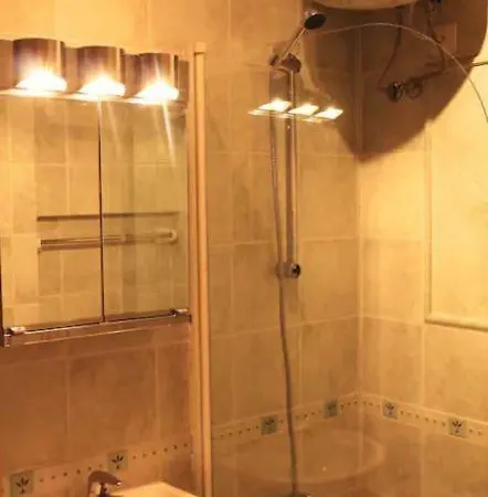 ★ Sea View ★ Three Bedroom In The Centre *